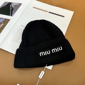 Хит продаж от Miu： вязаная шапка с выш