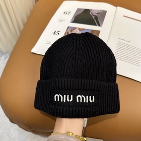 Хит продаж от Miu： вязаная шапка с выш