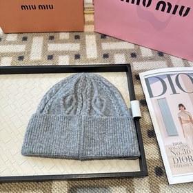 Шерстяная шапка Miu для осенне-зимнег