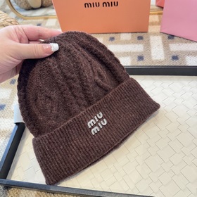 Шерстяная шапка Miu для осенне-зимнег