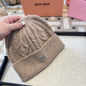 Шерстяная шапка Miu для осенне-зимнег