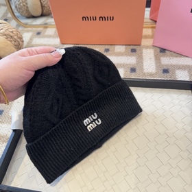 Шерстяная шапка Miu для осенне-зимнег