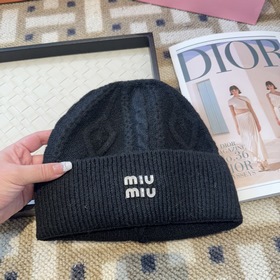 Шерстяная шапка Miu для осенне-зимнег