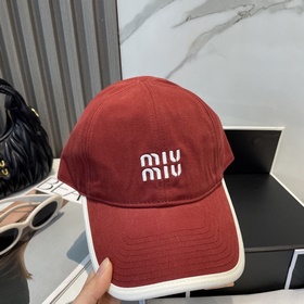 [Miumiu] Новая вышитая бейсболка по и
