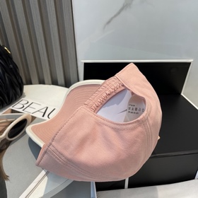 [Miumiu] Новая вышитая бейсболка по и