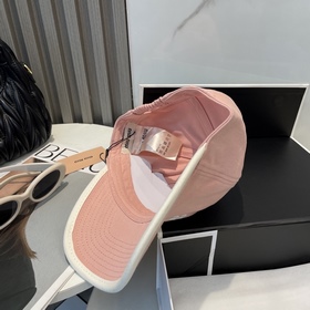 [Miumiu] Новая вышитая бейсболка по и