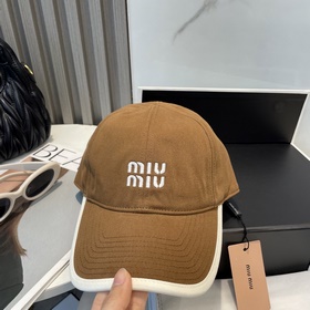 [Miumiu] Новая вышитая бейсболка по и