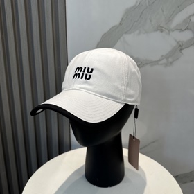 [Miumiu] Новая вышитая бейсболка по и