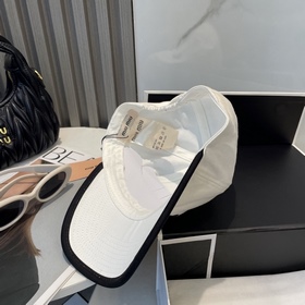 [Miumiu] Новая вышитая бейсболка по и