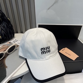 [Miumiu] Новая вышитая бейсболка по и