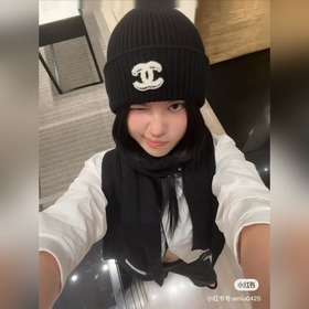 Хитовая вязаная шапка от Miu! Новинка,