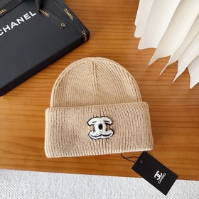 Хитовая вязаная шапка от Miu! Новинка,