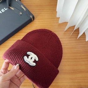 Хит продаж — вязаная шапка от Miu! Нов