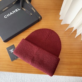 Хит продаж — вязаная шапка от Miu! Нов