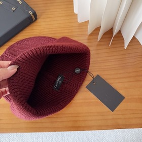 Хит продаж — вязаная шапка от Miu! Нов