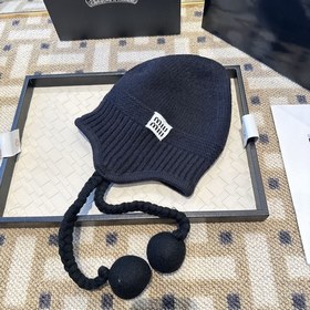Шерстяная шапка Miu из осенне-зимней к