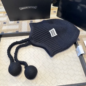 Шерстяная шапка Miu из осенне-зимней к