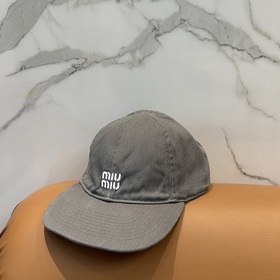 Коллекция головных уборов Miu： модели 
