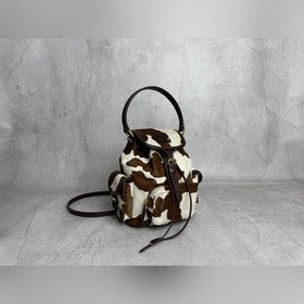 5BZ043 MIUMIU Новая рюкзачная сумка с