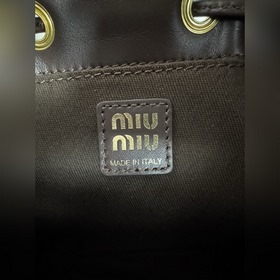 5BZ043 MIUMIU Новая рюкзачная сумка с