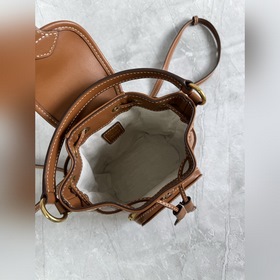 5BZ045 Новая модель рюкзака MIU в стил