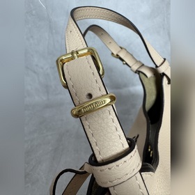 5BA304 Новая модель сумки-тоут от Miu,