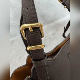 5BA304 Новая модель сумки-тоут от Miu,