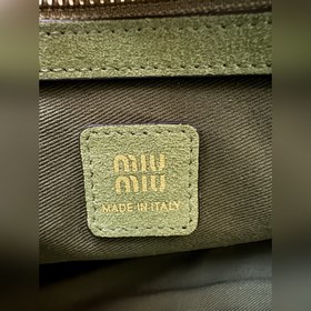 5BA304 Новая модель сумки-тоут от Miu,
