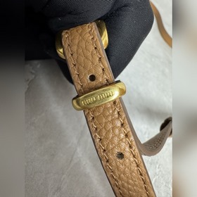 5BE097 Miu Сумочка через плечо из экс