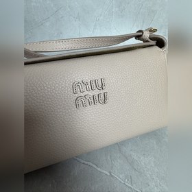 5BE097 Miu Сумочка через плечо из экс