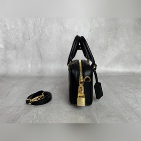 5BB123 Черная кожа Размер： 19×13×6 М