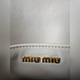 5BP086 MIU — новая сумка на цепочке, и