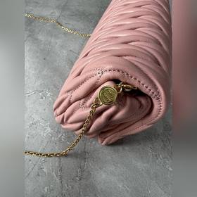 5BP086 MIU — новая сумка на цепочке, и