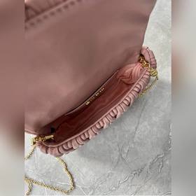 5BP086 MIU — новая сумка на цепочке, и