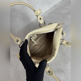 5BA327 (бежевый)Miu 26SS RIBBON Сумка 