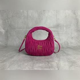 Новая модель сумки Hobo из вельвета