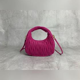 Новая модель сумки Hobo из вельвета 