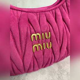 Новая модель сумки Hobo из вельвета 