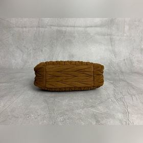 Новая модель сумки Hobo из вельвета 