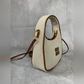 5BC125 — новинка Miu из канваса с кож