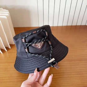Рыбацкая кепка Prada с буквенным прин