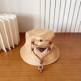 Рыбацкая кепка Prada с буквенным прин