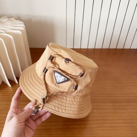 Рыбацкая кепка Prada с буквенным прин