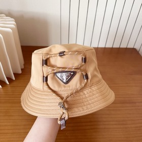 Рыбацкая кепка Prada с буквенным прин