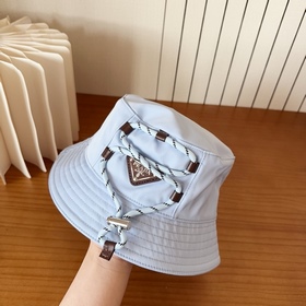 Рыбацкая кепка Prada с буквенным прин