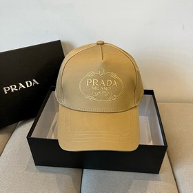 Новая классическая бейсболка PRADA — в