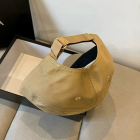 Новая классическая бейсболка PRADA — в