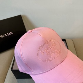 Новая классическая бейсболка PRADA — в