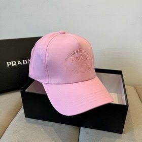 Новая классическая бейсболка PRADA — в