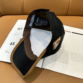 [Prada] Новая бейсболка, поступление 